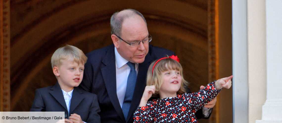 Charlene De Monaco Toujours Absente Les Jumeaux Assurent Au Balcon Avec Albert Gala