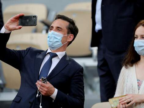 PHOTOS - Jean-Baptiste Djebbari et sa compagne à Roland Garros