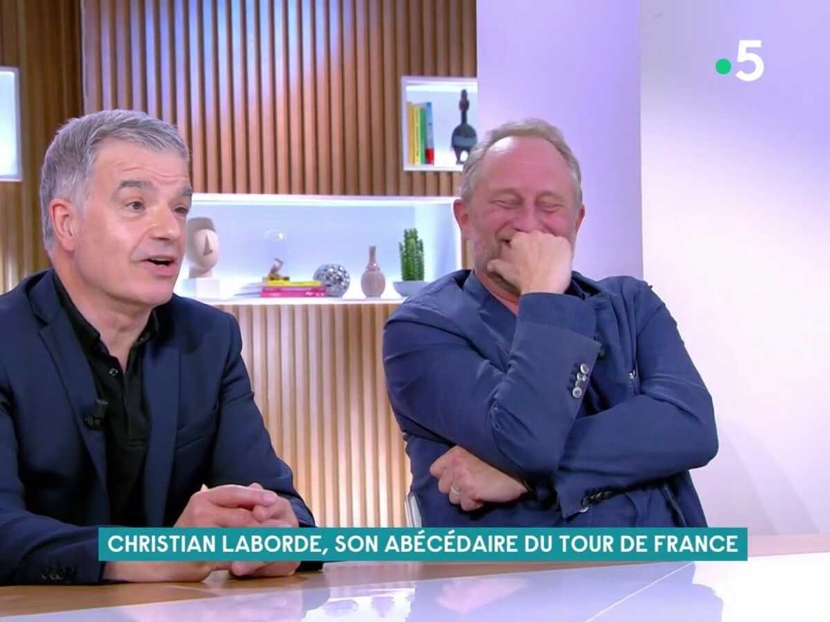 VIDÉO - Benoît Poelvoorde : son fou rire incontrôlable chez Anne-Élisabeth Lemoine