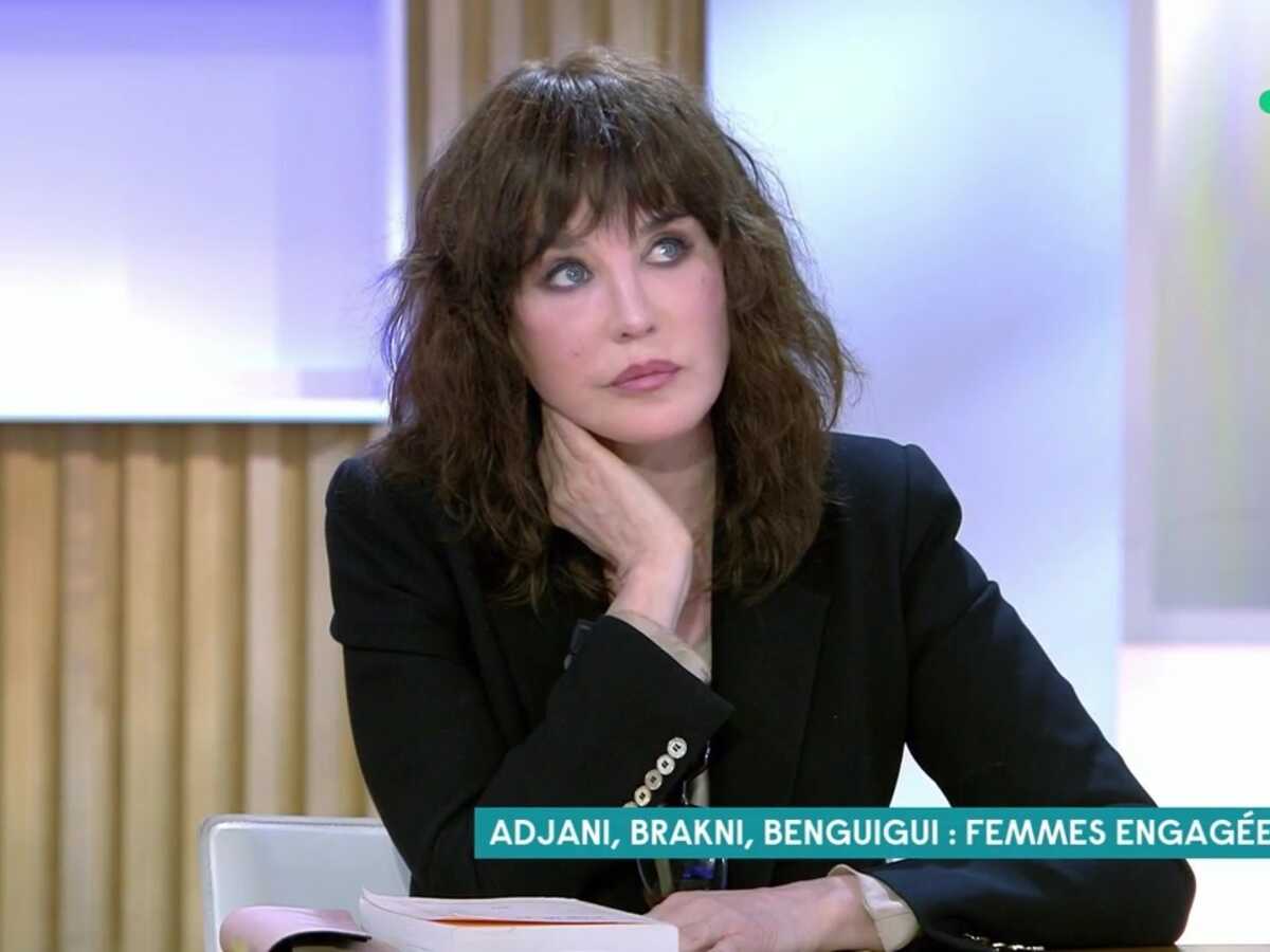 VIDÉO - Ne pas faiblir : Isabelle Adjani toujours en alerte sur les droits des femmes