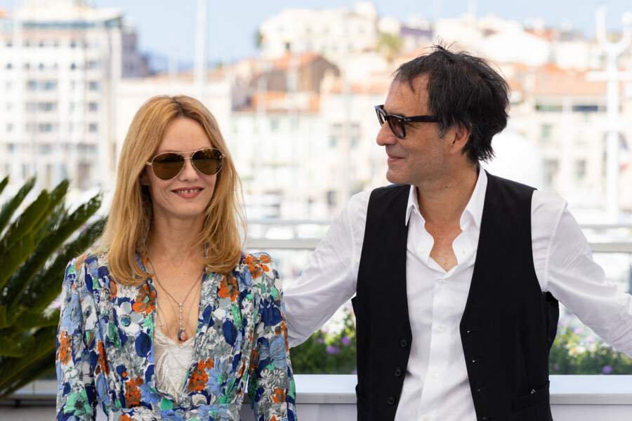 PHOTOS - Vanessa Paradis complice avec son mari Samuel Benchetrit, à