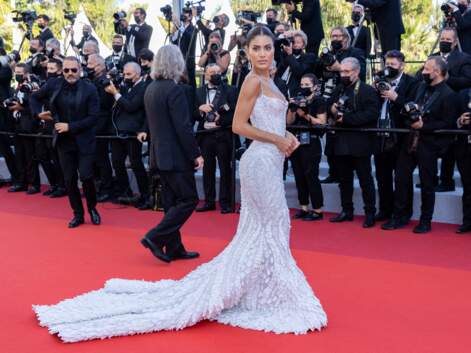 PHOTOS - Festival de Cannes : Camila Coelho, Bella Hadid, Taylor Hill... les stars enflamment le tapis rouge