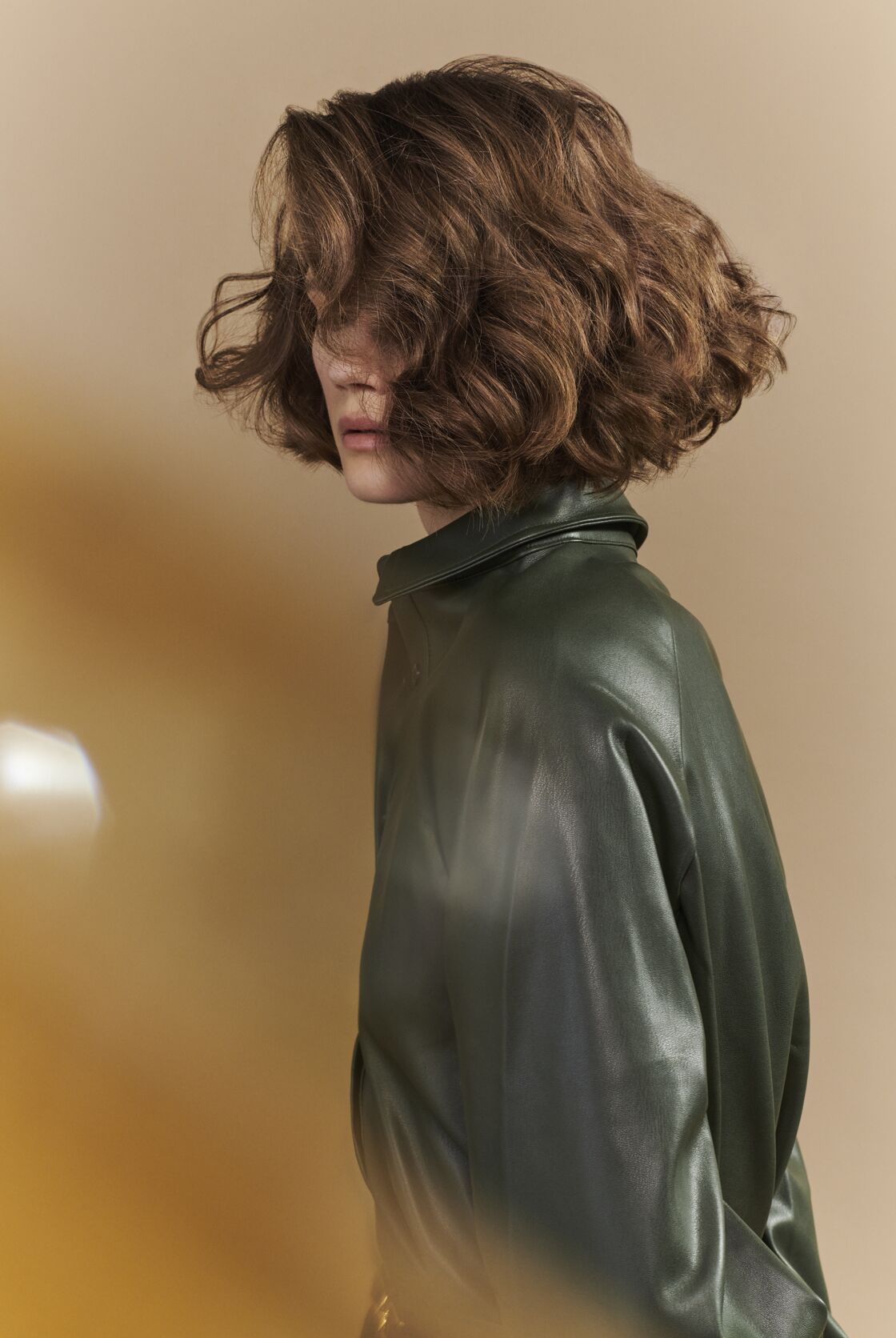 PHOTOS – Les colorations tendances automne-hiver 2021/2022 thumbnail - PHOTOS – Les colorations tendances automne-hiver 2021/2022