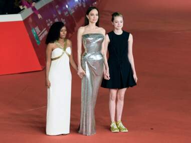 PHOTOS - Angelina Jolie fait sensation avec ses filles Shiloh et Zahara à Rome