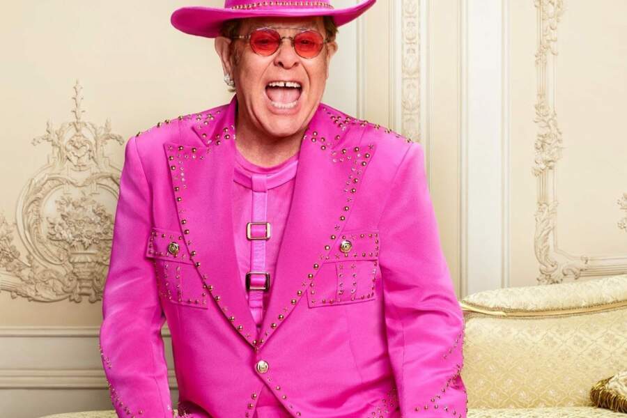 PHOTOS - Elton John : ses 30 looks les plus extravagants - Gala