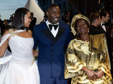 PHOTOS - Cannes 2022 : Idris Elba avec sa femme et sa mère sur le tapis rouge 