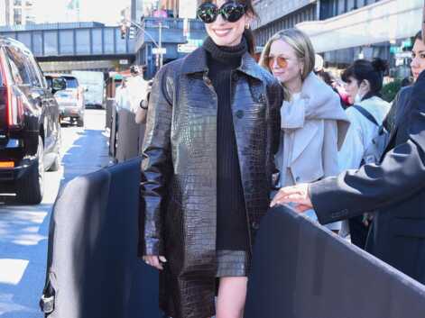 PHOTOS - Fashion Week de New York 2022 : Anne Hathaway, Heidi Klum, Bella Hadid, les stars enflamment les défilés 