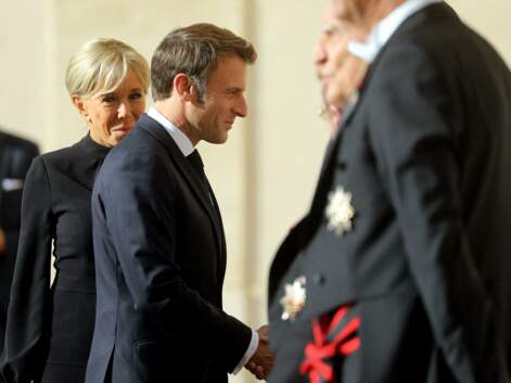 PHOTOS - Brigitte Macron fait preuve d'élégance avec une robe noire à Rome