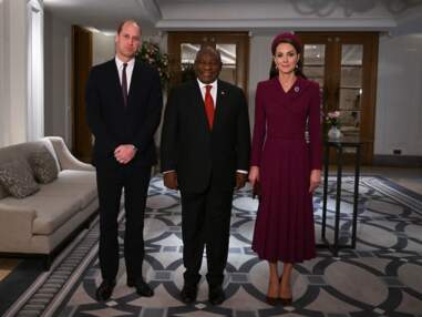 PHOTOS - Kate Middleton rayonne avec un total-look bordeaux et les bijoux de Lady Diana 