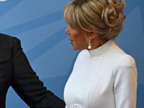 PHOTOS - Brigitte Macron, jamais sans son chignon !