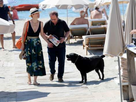 PHOTOS – François Hollande et Julie Gayet profitent de leurs vacances en amoureux : ils se la coulent douce à la plage !