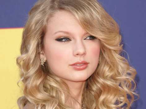 PHOTOS - L'évolution beauté de Taylor Swift en 32 clichés
