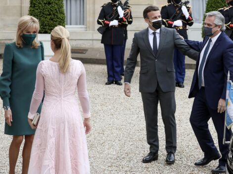 PHOTOS - Brigitte Macron très tendance en vert émeraude face à la First lady argentine