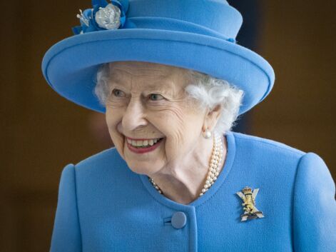 PHOTOS – Elizabeth II, rayonnante pour sa semaine en Ecosse