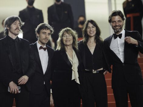 PHOTOS - Cannes 2021 : Jane Birkin, Charlotte Gainsbourg et ses trois enfants réunis sur le tapis rouge 