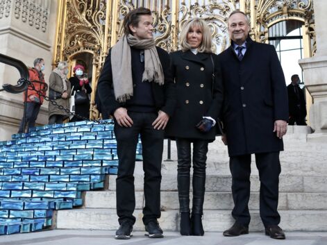 PHOTOS - Brigitte Macron et le mari de Kamala Harris, en visite au Petit Palais
