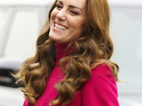 PHOTOS - Kate Middleton ravissante avec les cheveux bouclés
