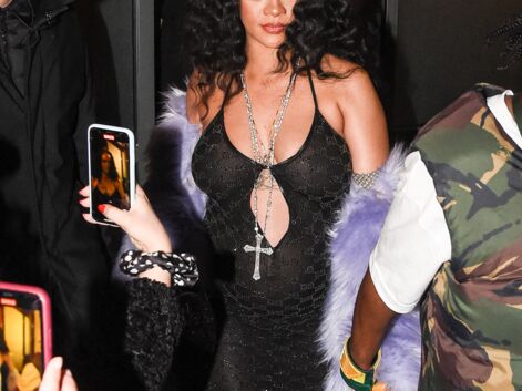 PHOTOS - Rihanna enceinte : mini robe transparente et manteau en fourrure, la diva met le paquet 