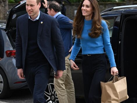 PHOTOS - Kate Middleton en bleu et noir et le prince William apportent leur soutien à l’Ukraine