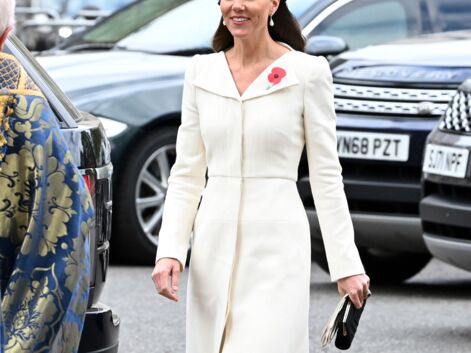 PHOTOS - Kate Middleton divine en robe-manteau Alexander McQueen