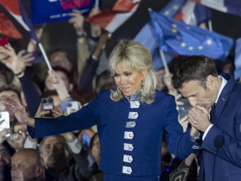 PHOTOS - Brigitte Macron sublime en total look bleu marine signé Louis Vuitton en soutien à son mari
