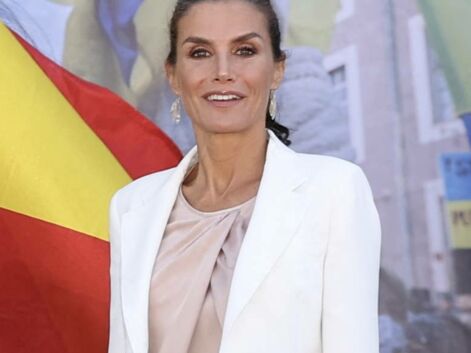 PHOTOS - Letizia d'Espagne, Brigitte Macron, Meghan Markle, Kate Middleton... les stars craquent pour le costume blanc immaculé