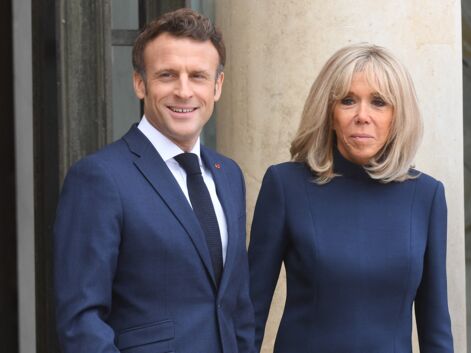 PHOTOS - Brigitte Macron, moderne et chic, avec jambes apparentes, pour accueillir le Premier ministre australien et son épouse à l'Élysée
