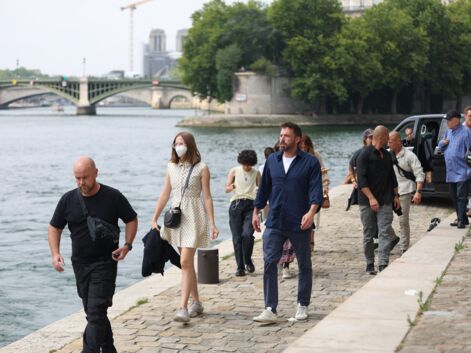 PHOTOS - Ben Affleck et Jennifer Lopez à Paris : croisière sur la Seine avec leurs enfants pour leur lune de miel !