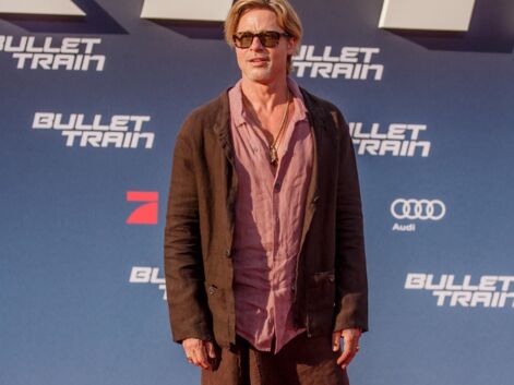 PHOTOS - Journée de la jupe : de Brad Pitt à Mika, ces stars masculines l'ont adoptée... 