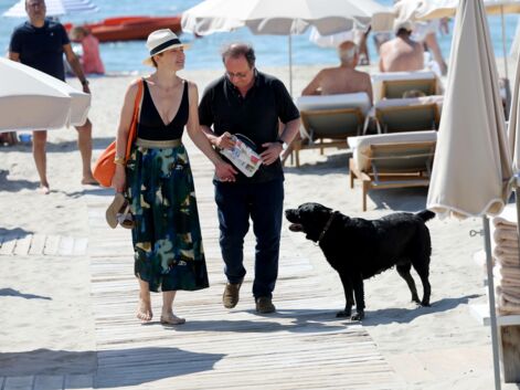 PHOTOS – François Hollande et Julie Gayet profitent de leurs vacances en amoureux : ils se la coulent douce à la plage !