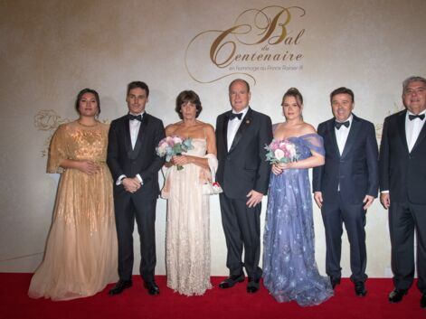 PHOTOS - Bal du centenaire à Monaco : l'hommage de Stéphanie et Albert au prince Rainier III