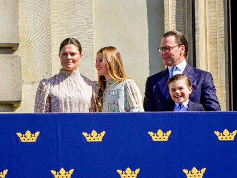 PHOTOS - Victoria de Suède, Daniel et leurs enfants : sortie au balcon pour célébrer le roi Carl XVI Gustaf