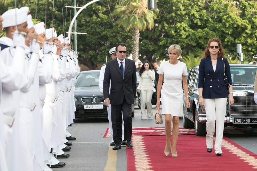 Brigitte Macron adepte des robes courtes