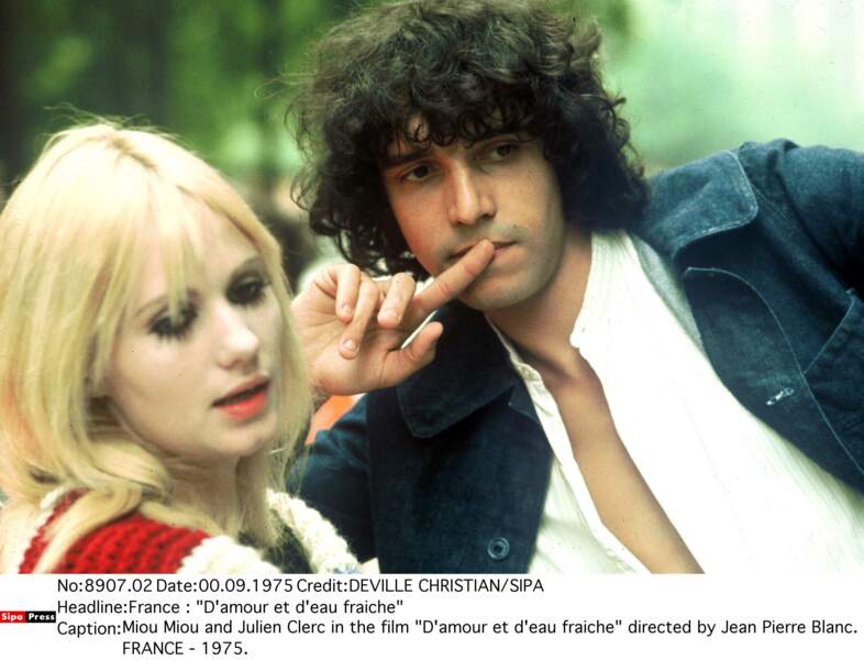 Miou-Miou et Julien Clerc dans le film "D'amour et d'eau fraiche" en 1975.
