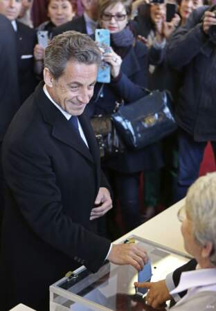Très attendu, Nicolas Sarkozy est venu accomplir son devoir de citoyen