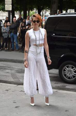 Kristen Stewart qui arrive au défilé Chanel
