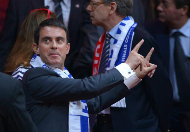 Manuel Valls lui aussi s'est interressé à la compétition de tennis