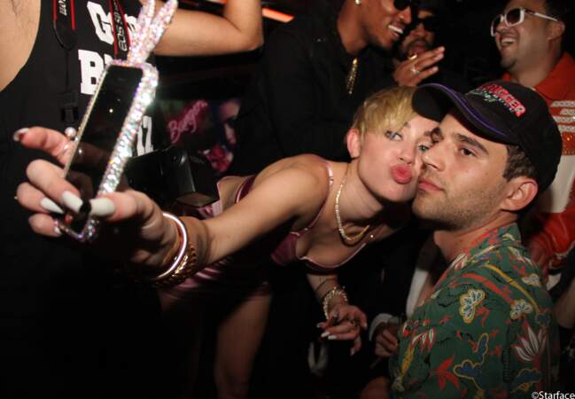 Miley Cyrus maîtrise l'autp-promo sur Instagram.