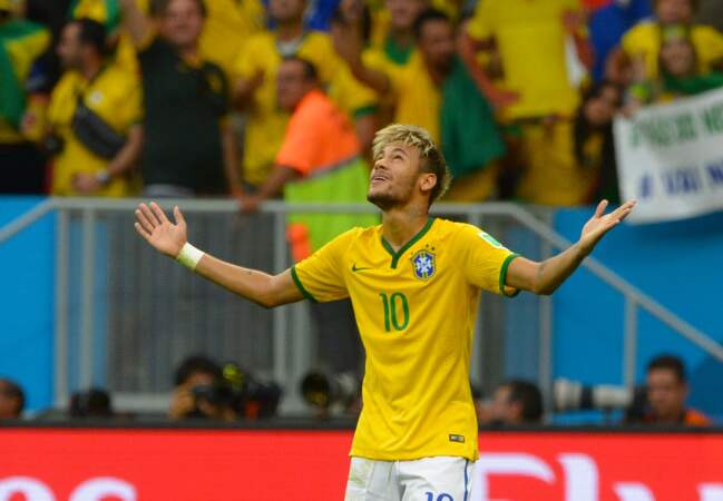 Si vous n'êtes pas encore en overdose de jaune et vert, profitez des couleurs brésiliennes portées par Neymar