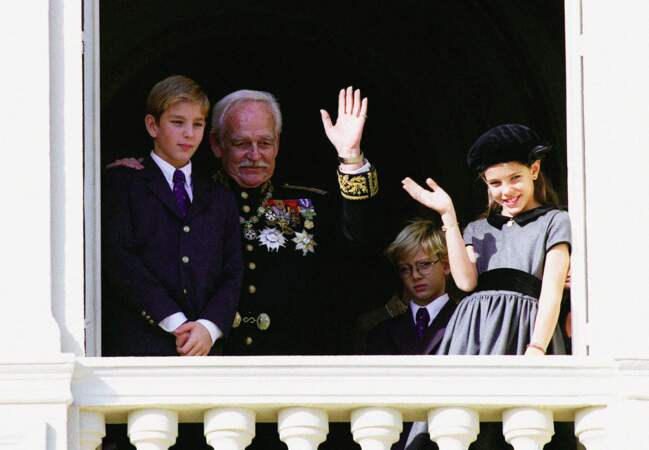 19 novembre 96 - Charlotte, ses frères et le prince Rainier lors de la fête nationale de Monaco