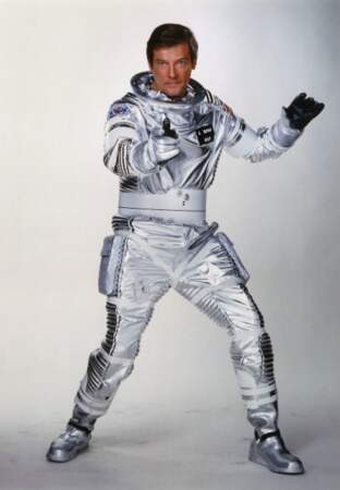 Roger Moore dans Moonraker (1979)
