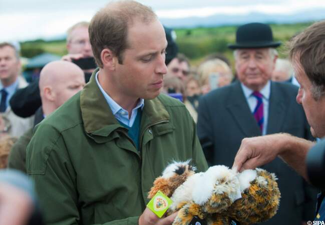Le duc de Cambridge a été couvert de cadeaux à l'intention du prince George