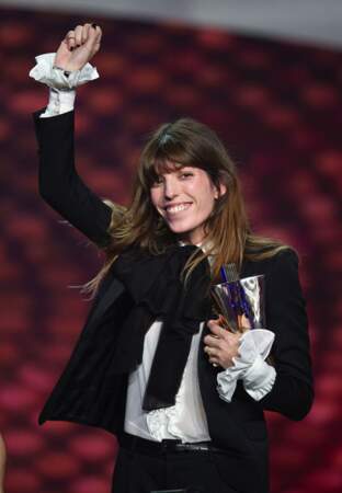 Février 2013 Lou Doillon reçoit la Victoire de la Musique pour la Meilleure artiste féminine en Saint Laurent