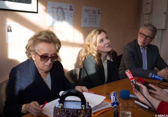 Bernadette Chirac répond aux journalistes devant NKM