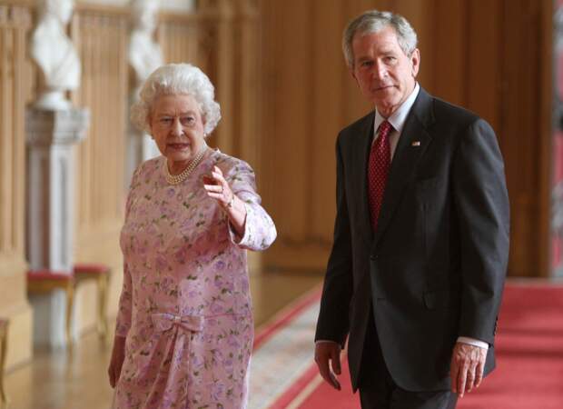 La même année, le président américain George Bush visite la Grande-Bretagne