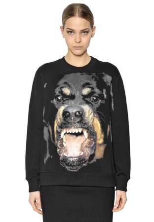 Givenchy, sweatshirt en coton imprimé Rottweiler, 490€