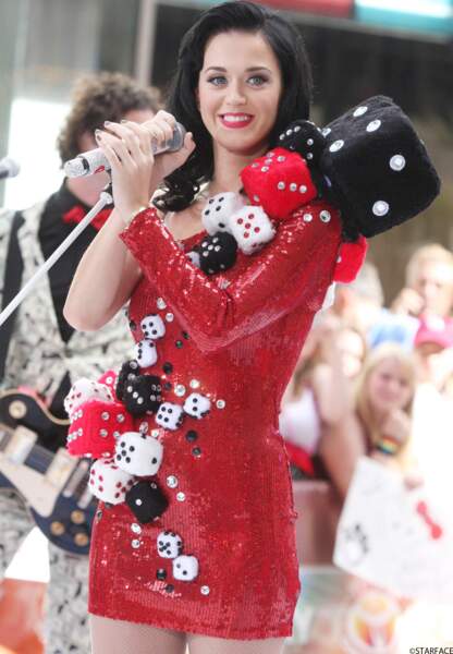 Bluffante Katy Perry avec sa robe pocker
