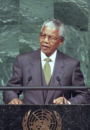 Nelson Mandela à la tribune du siège des Nations Unies, en 1994