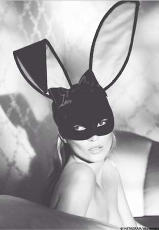 Kate Moss coquine en lapine
