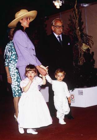 Caroline de Monaco et le prince Rainier, avec Charlotte et son petit-fère Pierre 